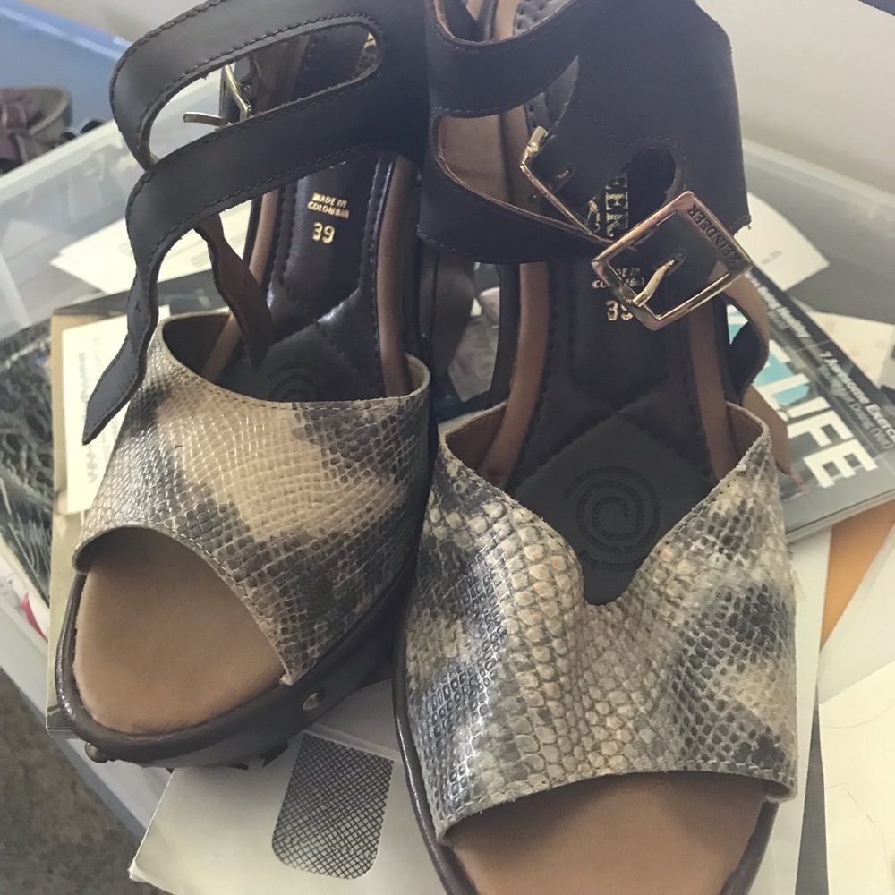 Brown wedge, never worn!